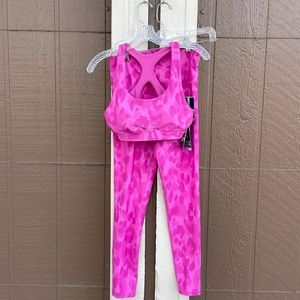 DSG NWT 2 Piece Stylish Performance Outfit